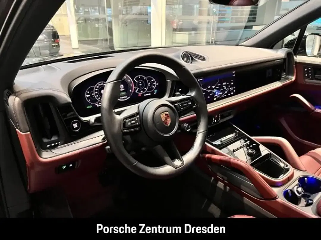 Porsche Cayenne - Thumbnail 4
