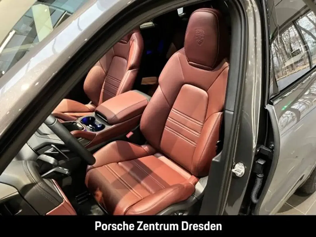 Porsche Cayenne - Thumbnail 5