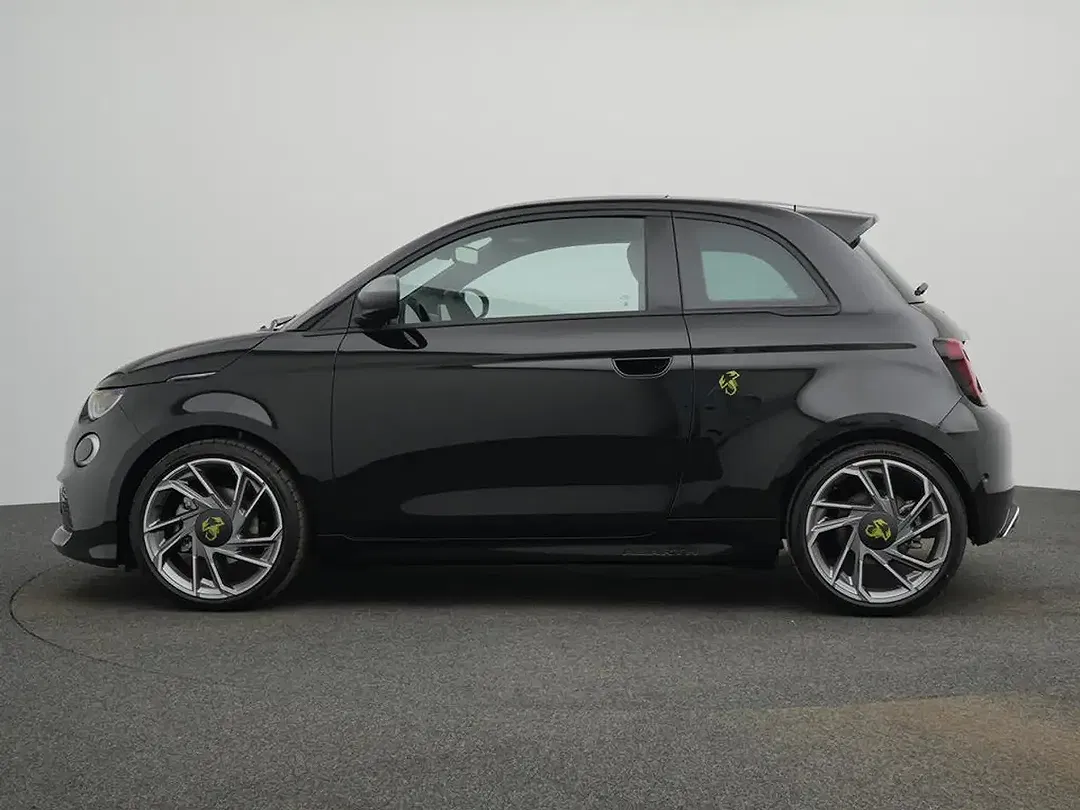 Abarth 500e - Thumbnail 4
