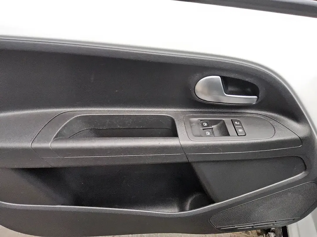 Volkswagen e-up! - Thumbnail 9