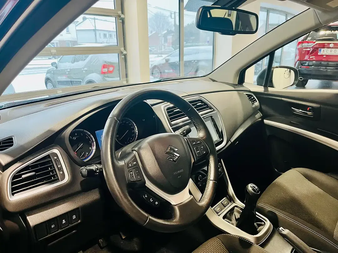 Suzuki S-Cross - Thumbnail 9