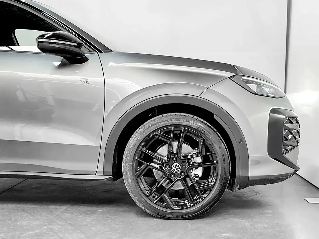 Volkswagen T-Roc - Thumbnail 7