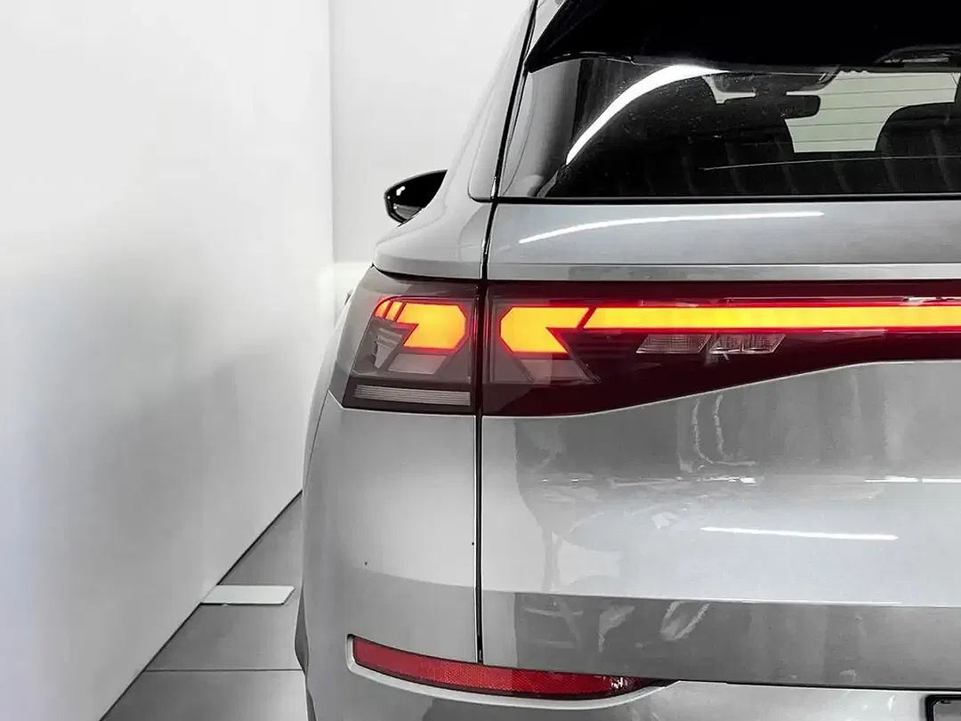 Volkswagen T-Roc - Thumbnail 8