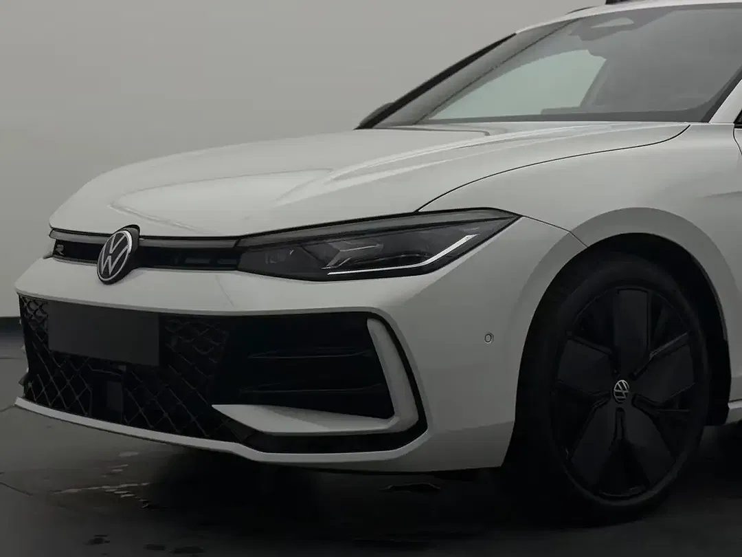 Volkswagen Passat Variant - Thumbnail 14