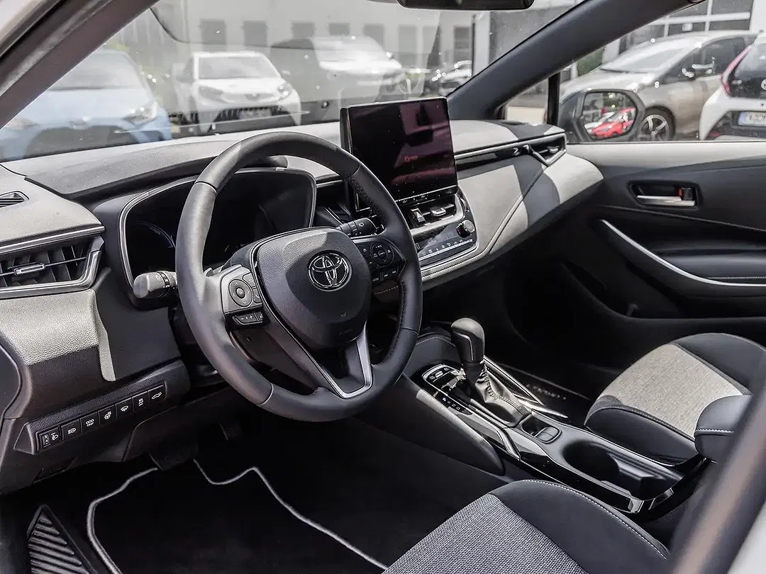 Toyota Corolla - Thumbnail 15