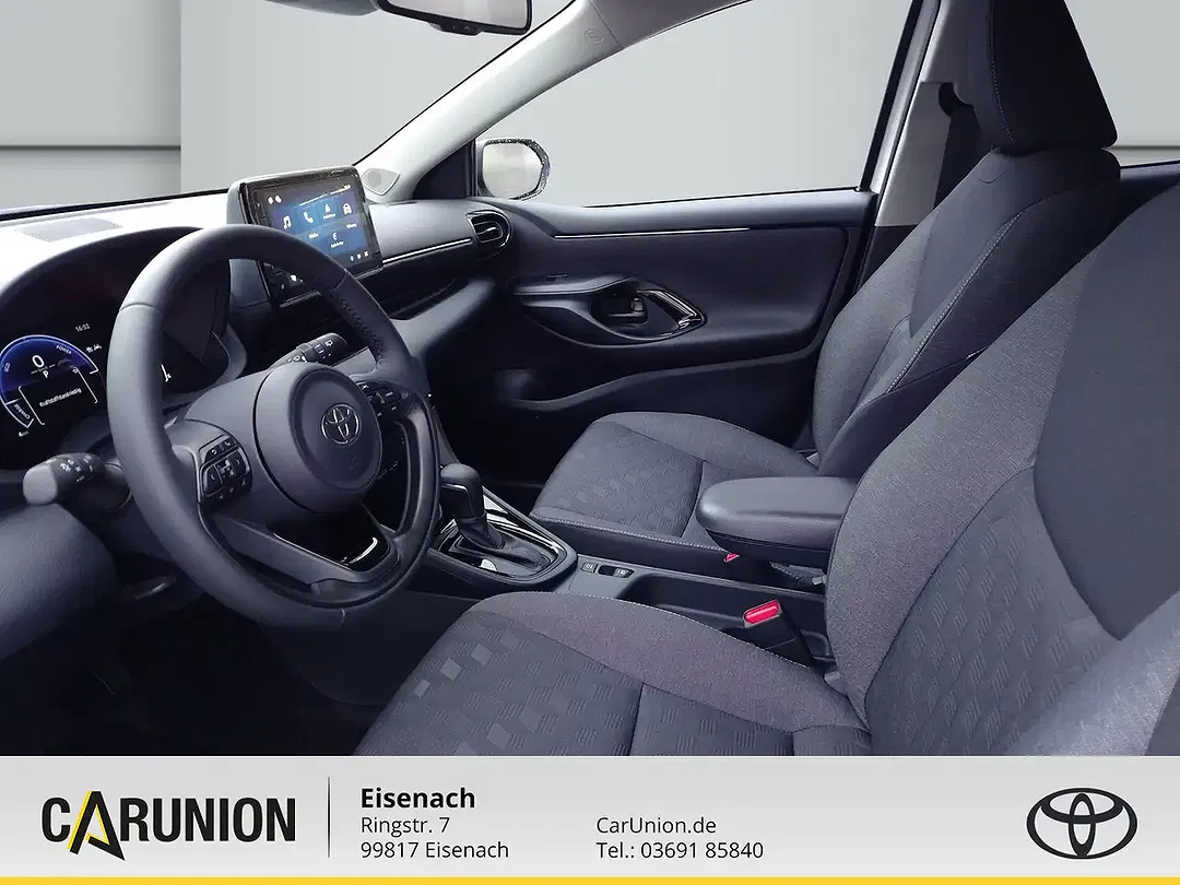 Toyota Yaris - Thumbnail 7