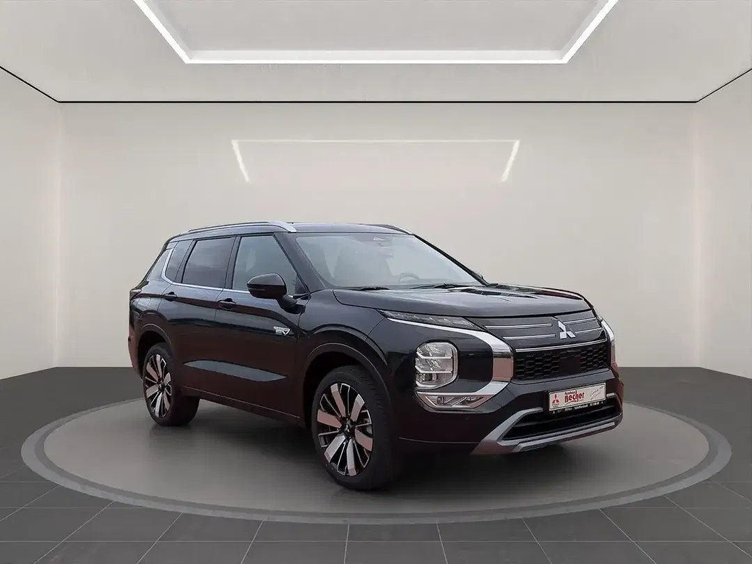 Mitsubishi Outlander - Thumbnail 1