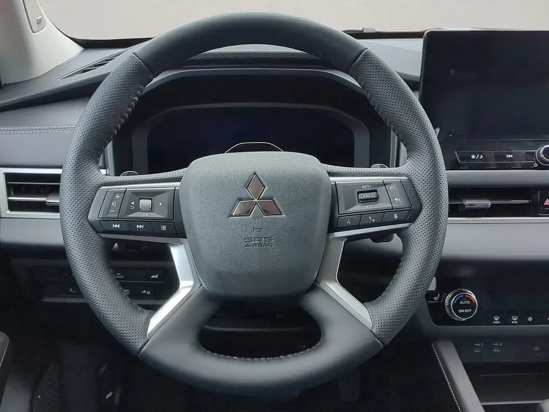 Mitsubishi Outlander - Thumbnail 10