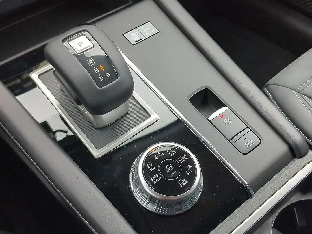 Mitsubishi Outlander - Thumbnail 14