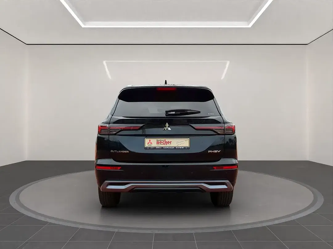 Mitsubishi Outlander - Thumbnail 5