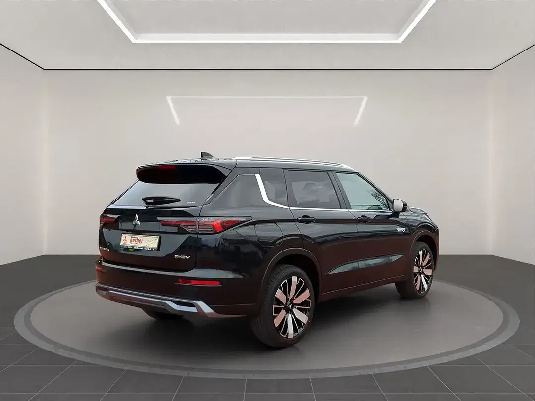 Mitsubishi Outlander - Thumbnail 6
