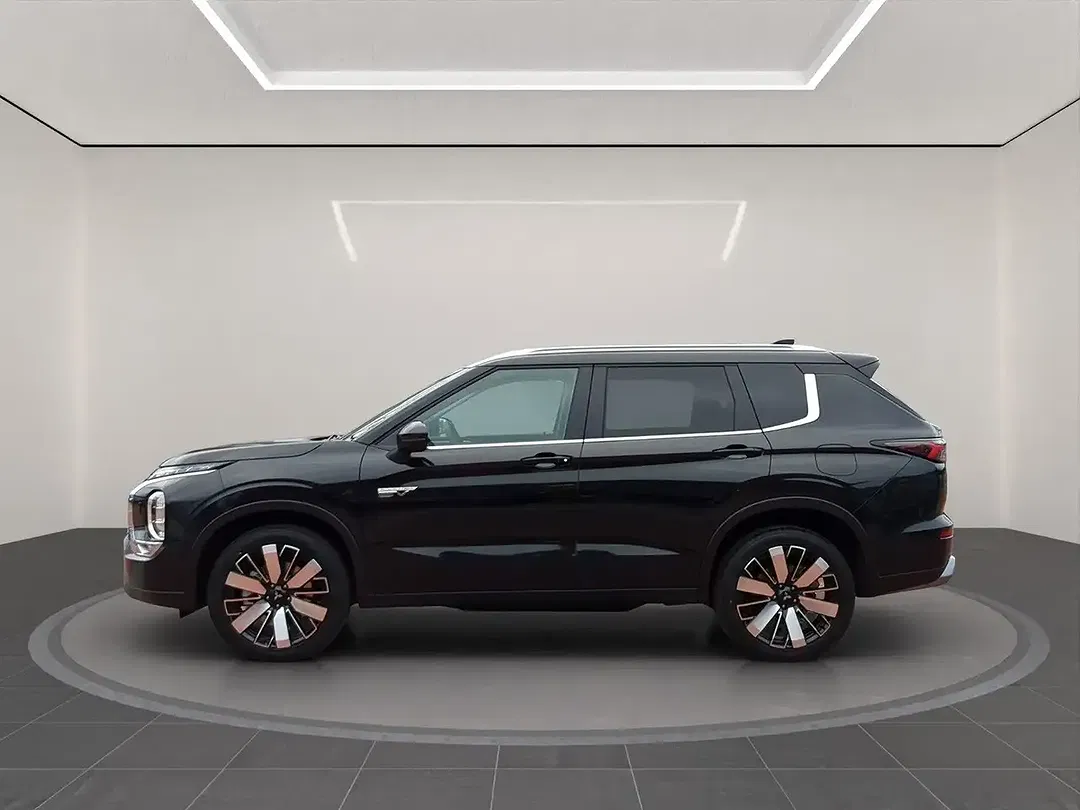 Mitsubishi Outlander - Thumbnail 7