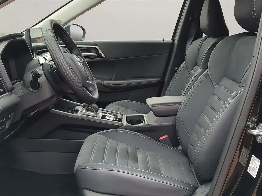 Mitsubishi Outlander - Thumbnail 9