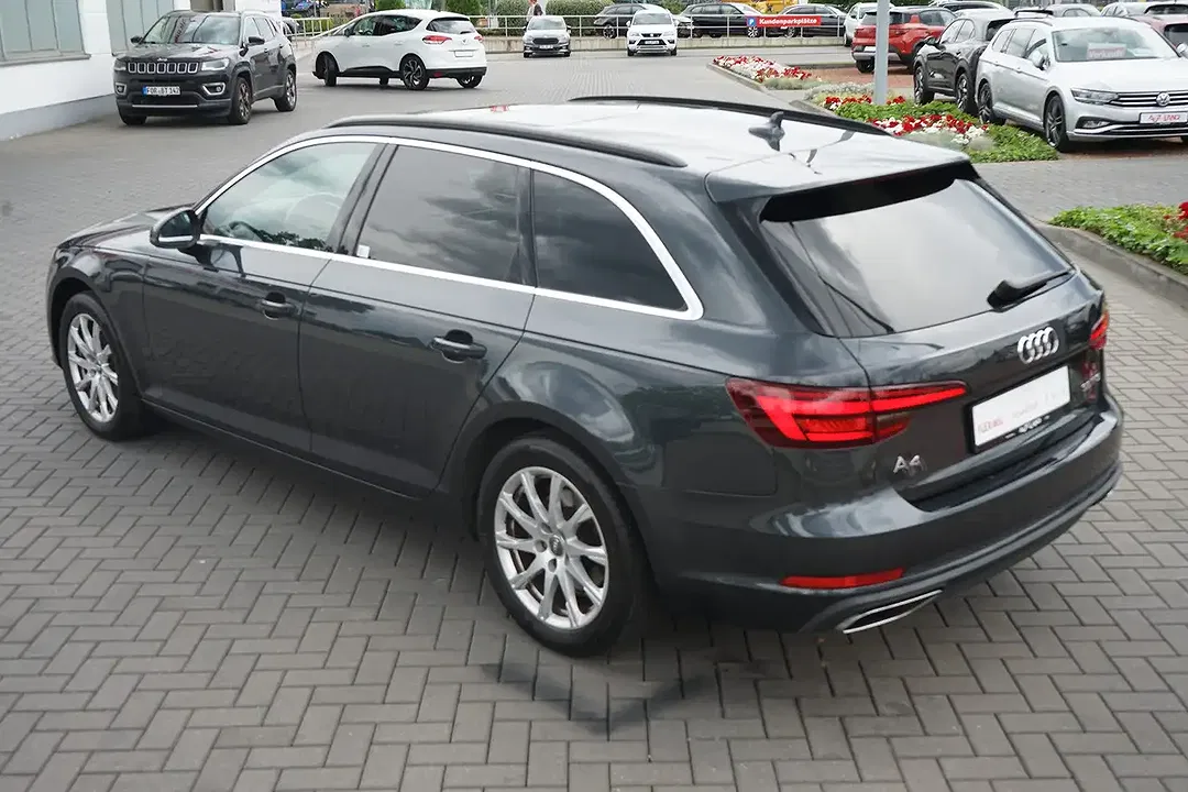 Audi A4 - Thumbnail 9