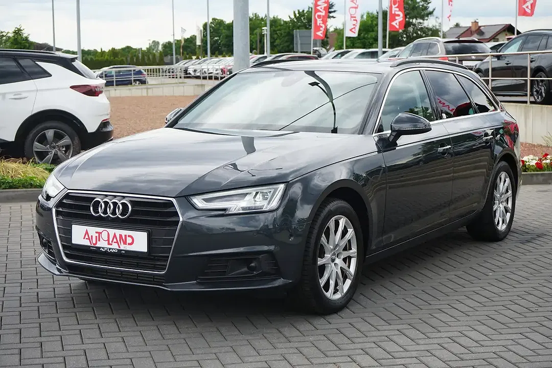 Audi A4 - Thumbnail 1