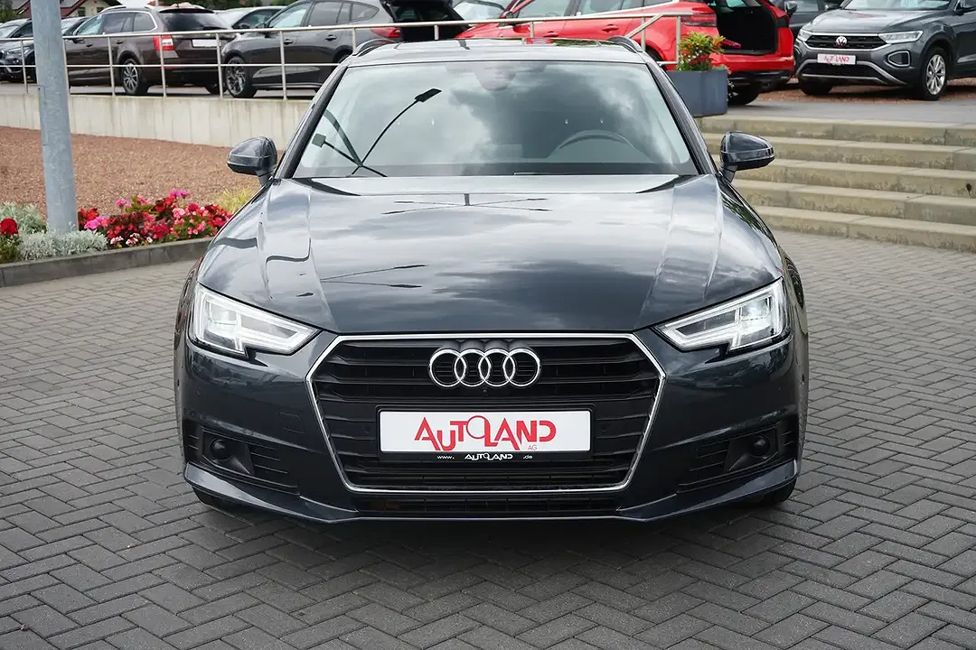 Audi A4 - Thumbnail 2