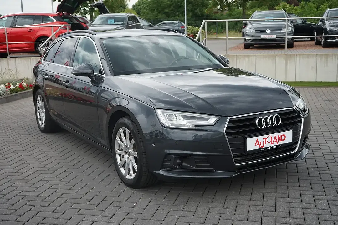 Audi A4 - Thumbnail 3