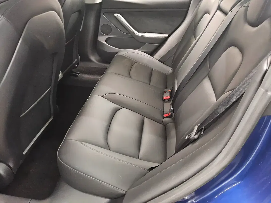 Tesla Model 3 - Thumbnail 13