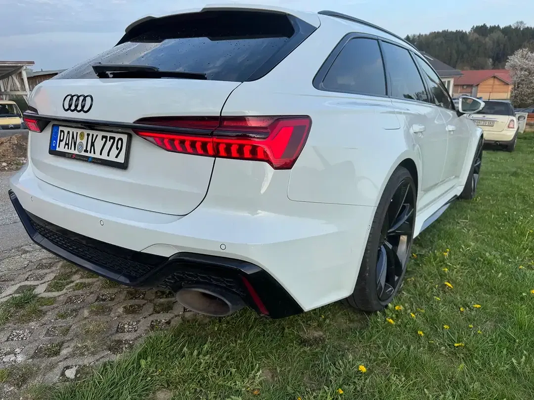 Audi RS6 - Thumbnail 11