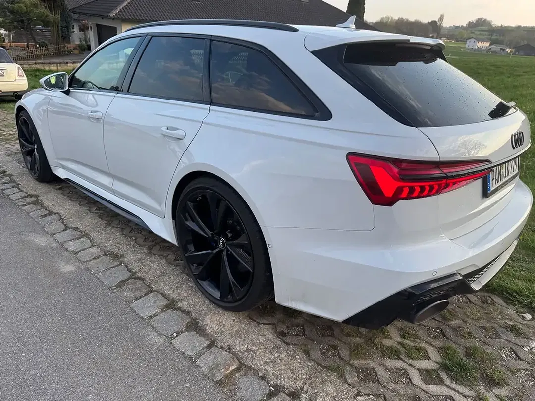 Audi RS6 - Thumbnail 12
