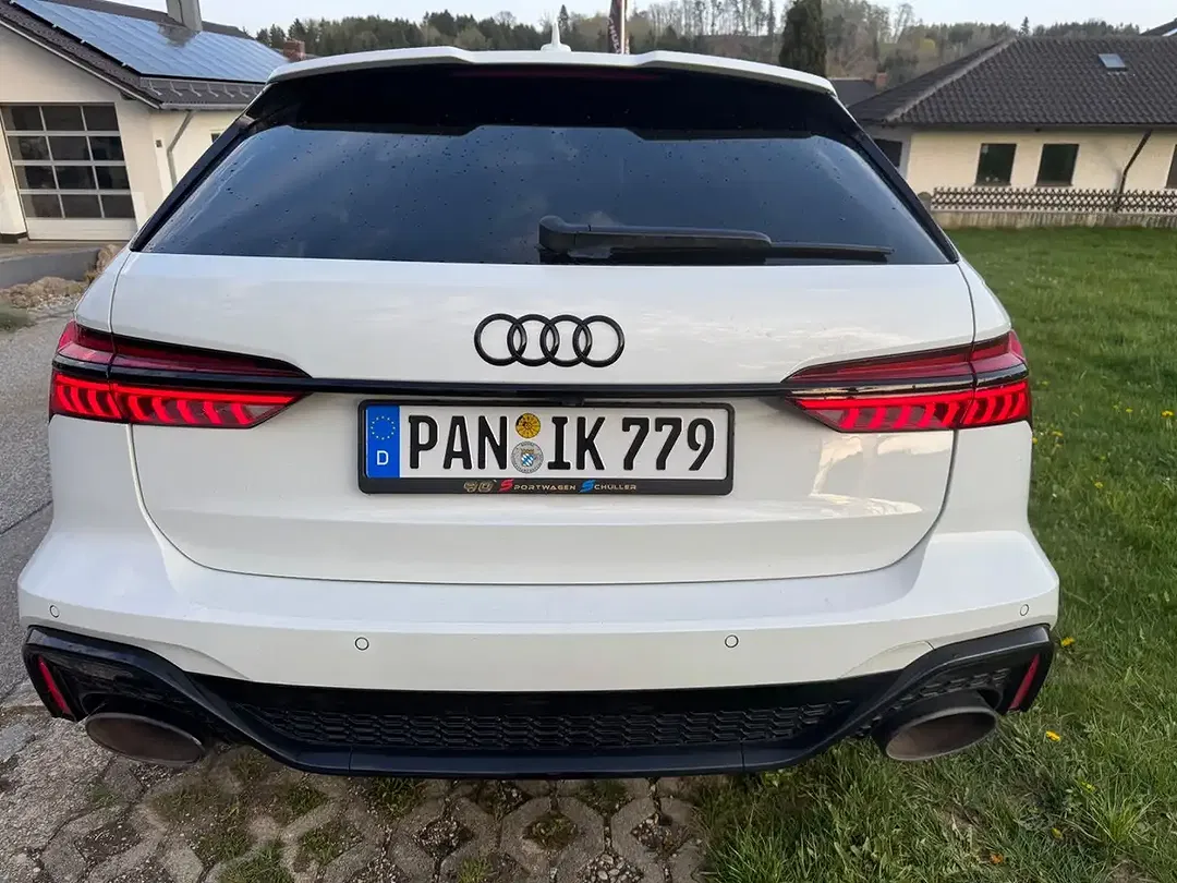 Audi RS6 - Thumbnail 13