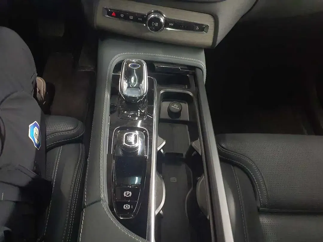 Volvo XC90 - Thumbnail 13