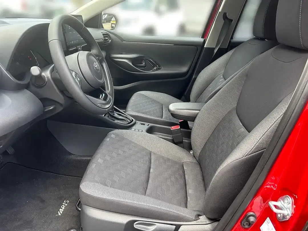 Toyota Yaris - Thumbnail 10