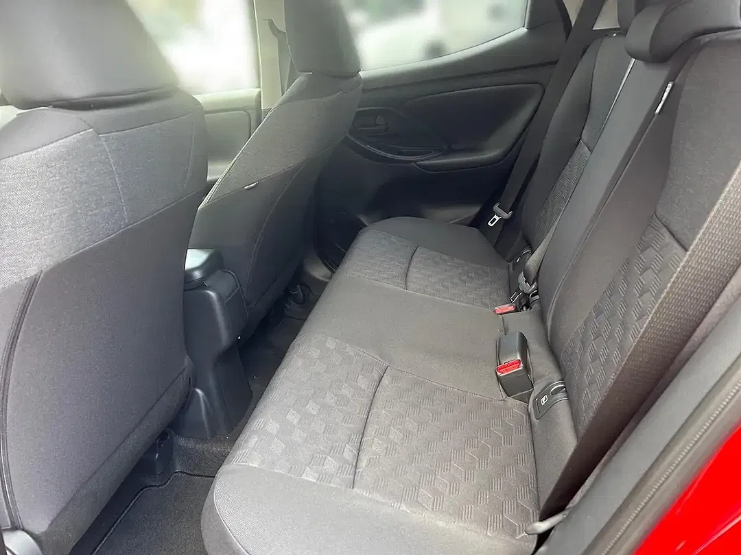 Toyota Yaris - Thumbnail 11