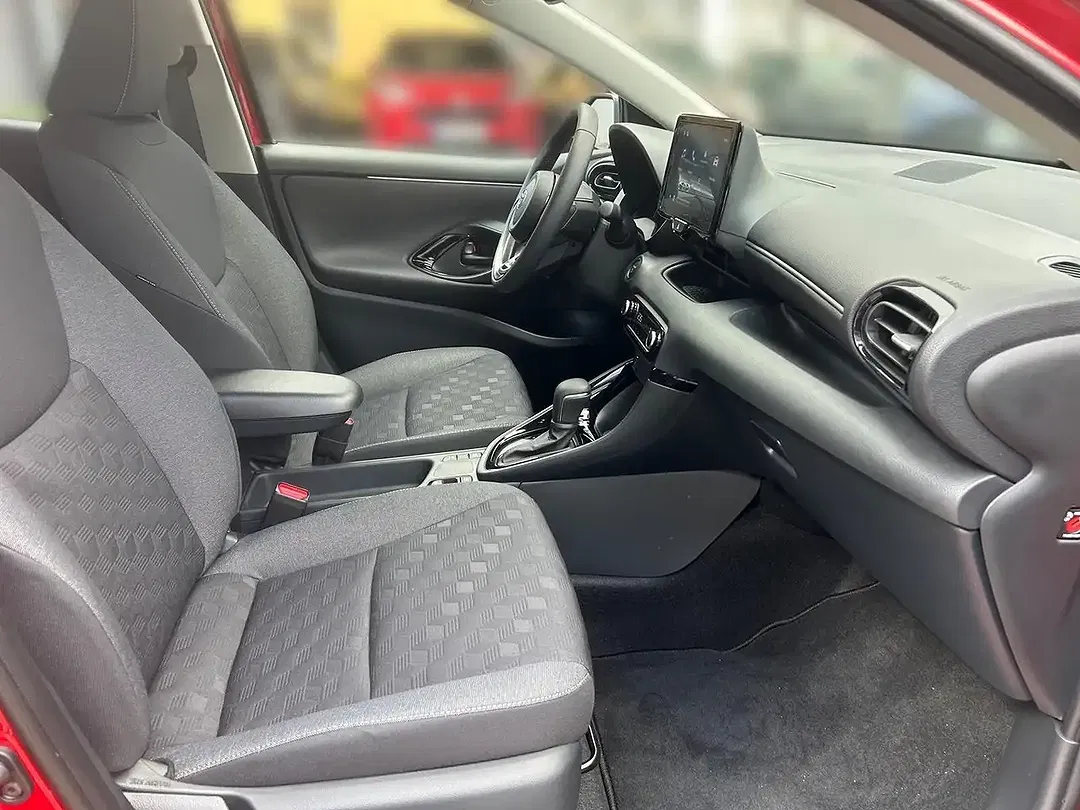 Toyota Yaris - Thumbnail 12