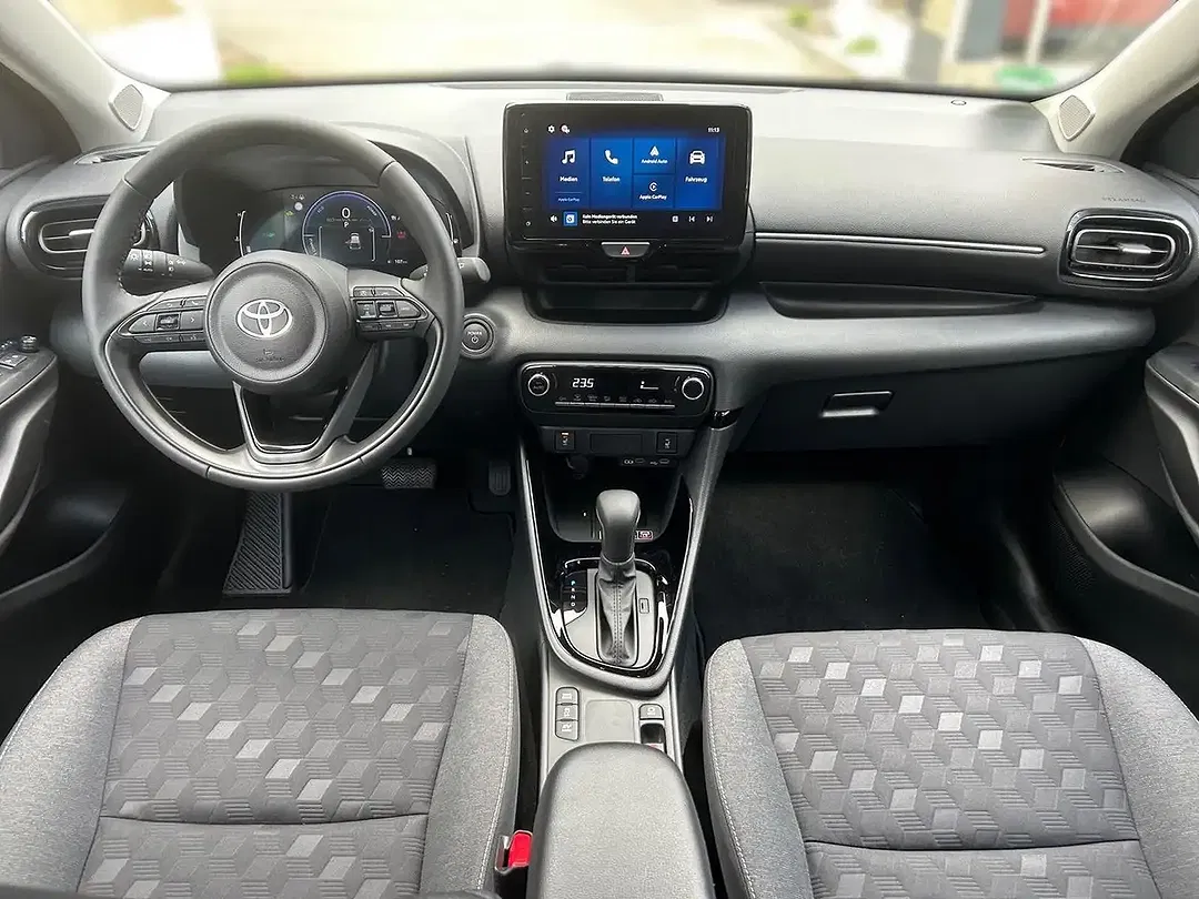 Toyota Yaris - Thumbnail 14