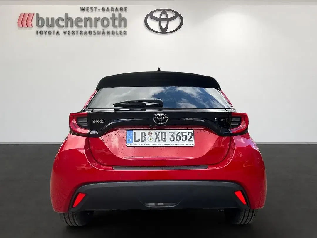 Toyota Yaris - Thumbnail 6