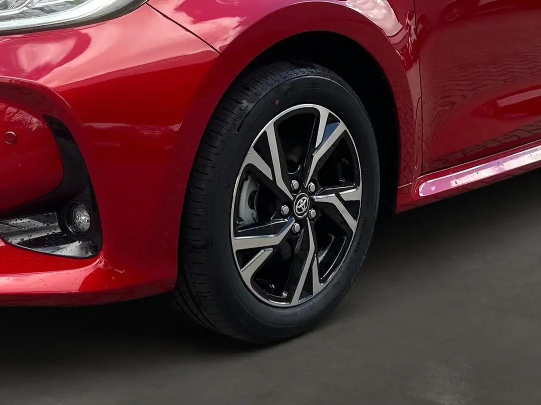 Toyota Yaris - Thumbnail 9