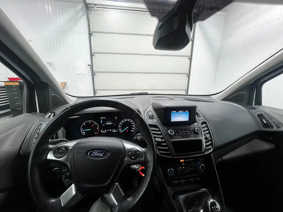Ford Transit Connect - Thumbnail 10