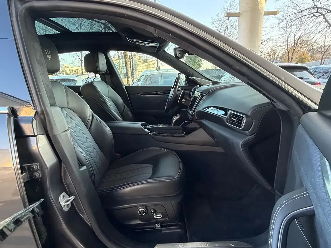 Maserati Levante - Thumbnail 15