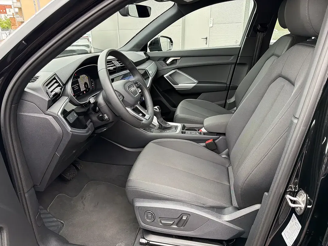 Audi Q3 - Thumbnail 10