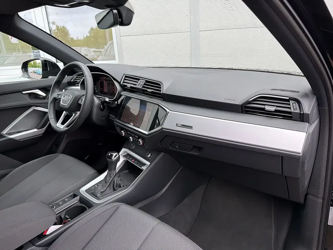 Audi Q3 - Thumbnail 13