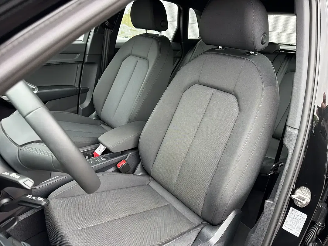 Audi Q3 - Thumbnail 9