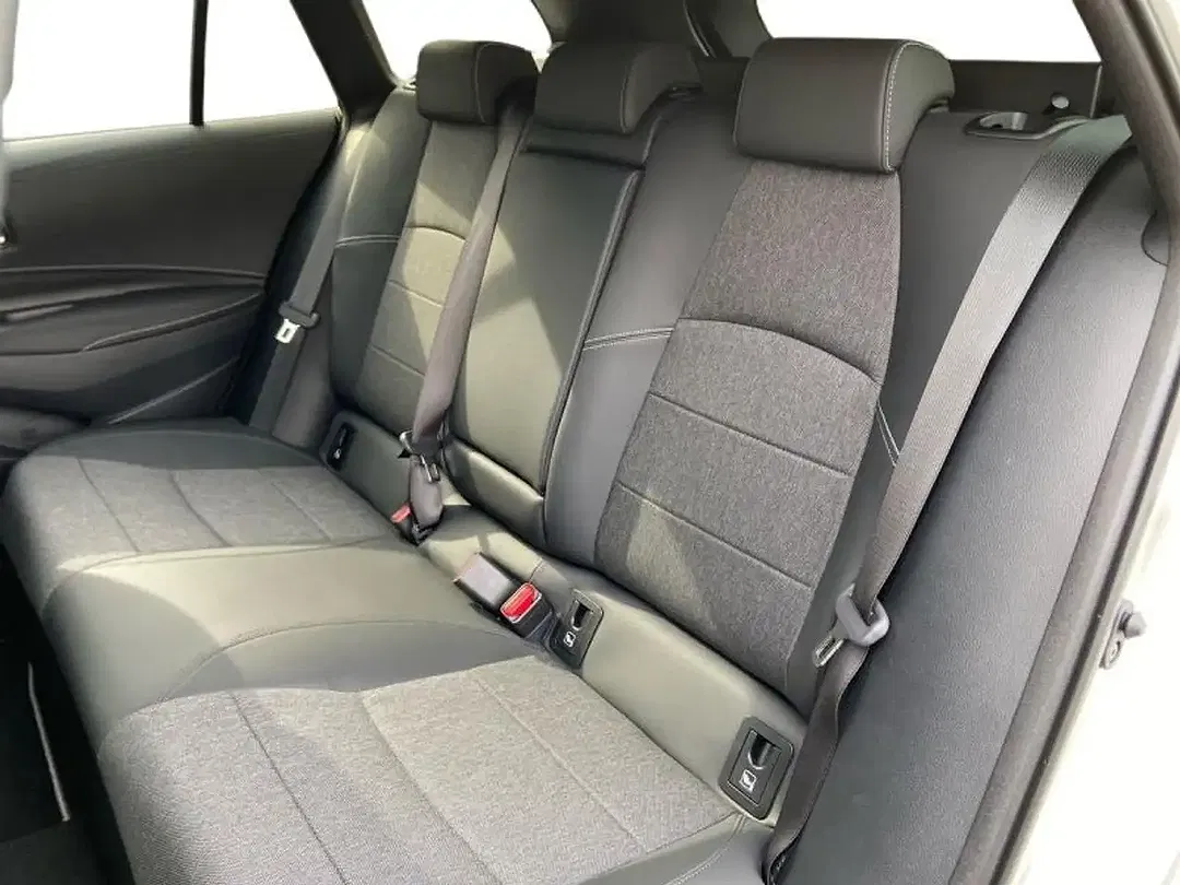 Toyota Corolla - Thumbnail 8