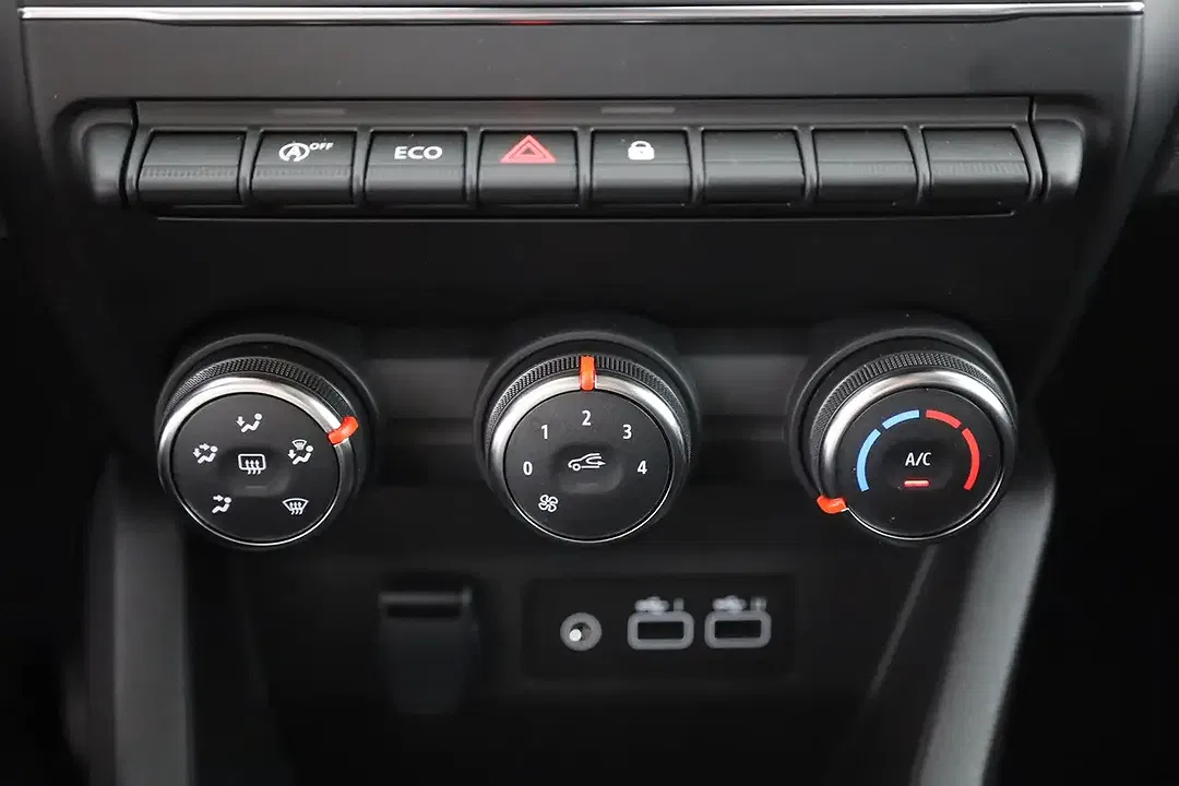 Renault Clio - Thumbnail 11