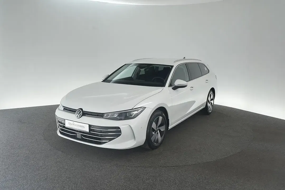 Volkswagen Passat Variant - Thumbnail 1