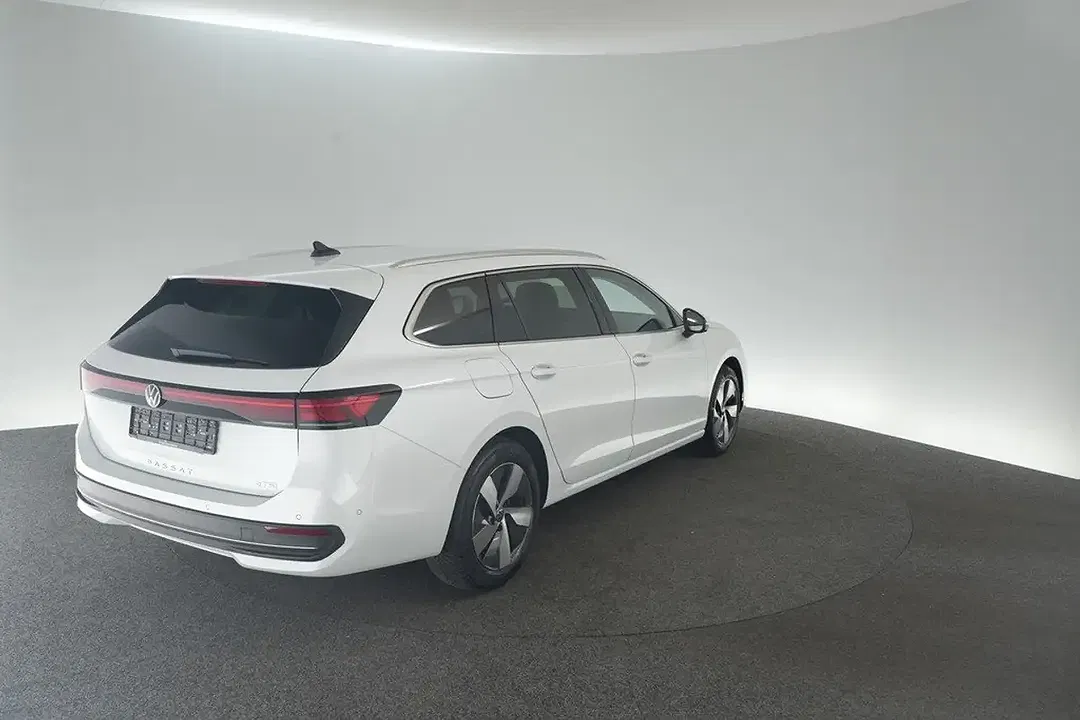 Volkswagen Passat Variant - Thumbnail 2