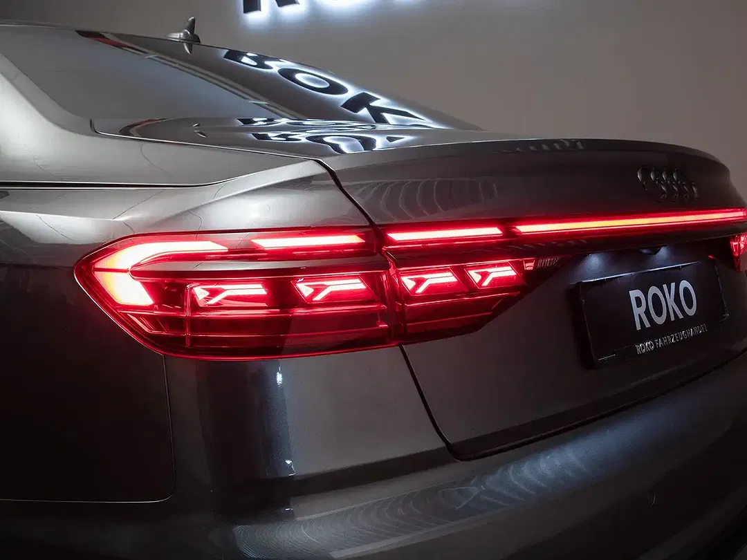 Audi A8 - Thumbnail 11