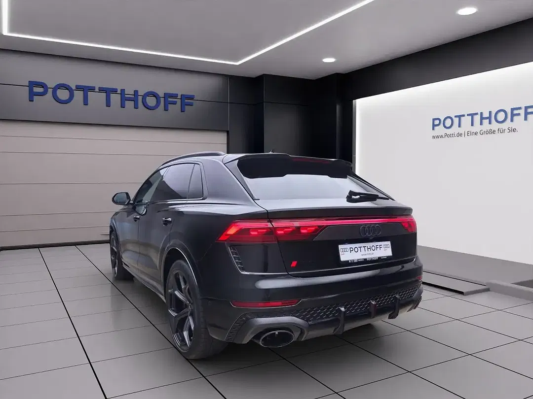 Audi RS Q8 - Thumbnail 3