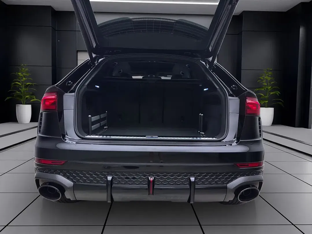 Audi RS Q8 - Thumbnail 5