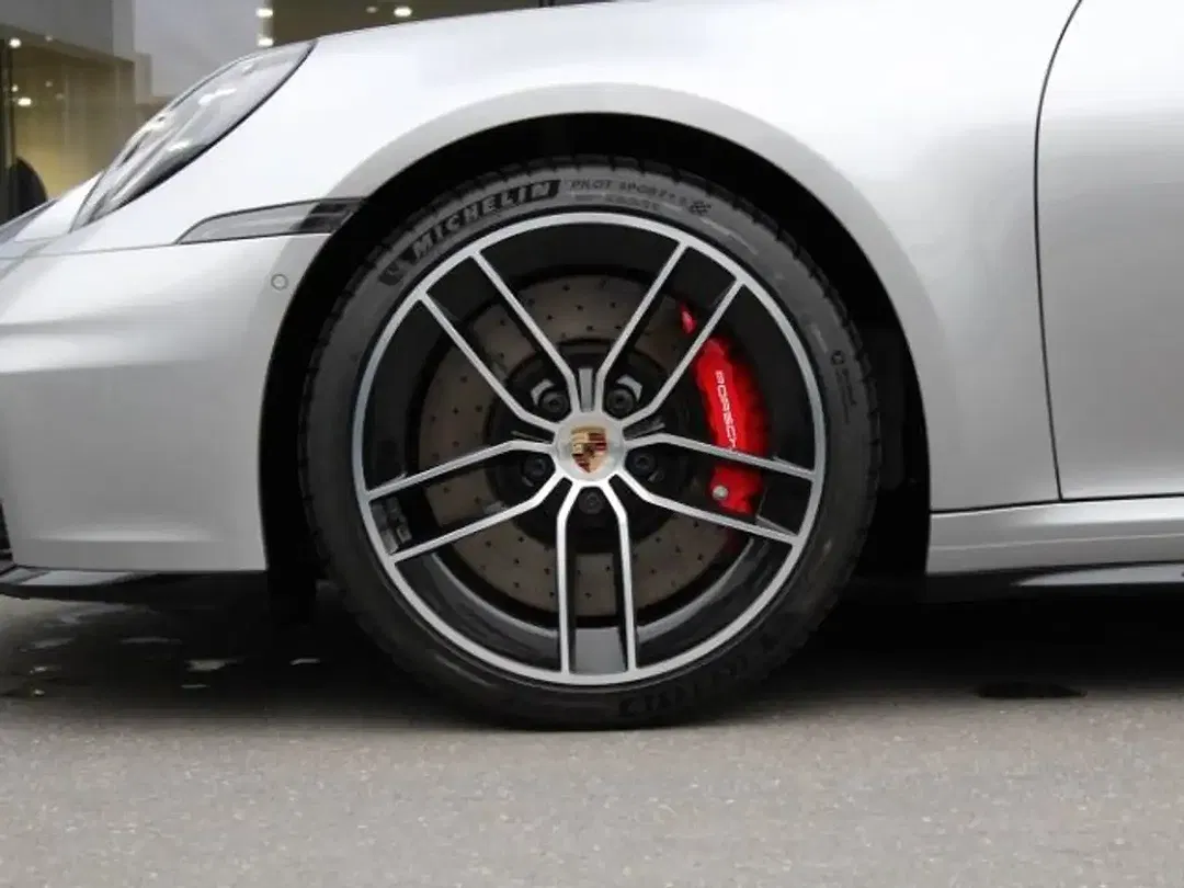 Porsche 992 - Thumbnail 10