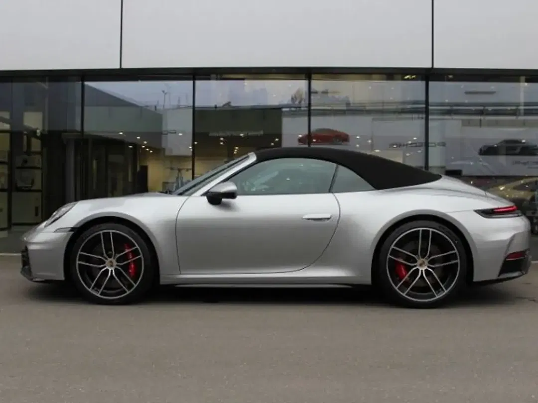 Porsche 992 - Thumbnail 2