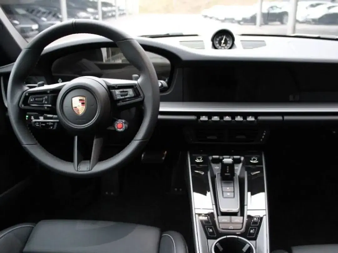 Porsche 992 - Thumbnail 4