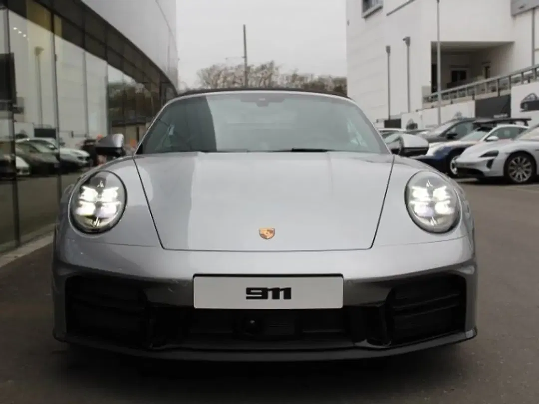 Porsche 992 - Thumbnail 6
