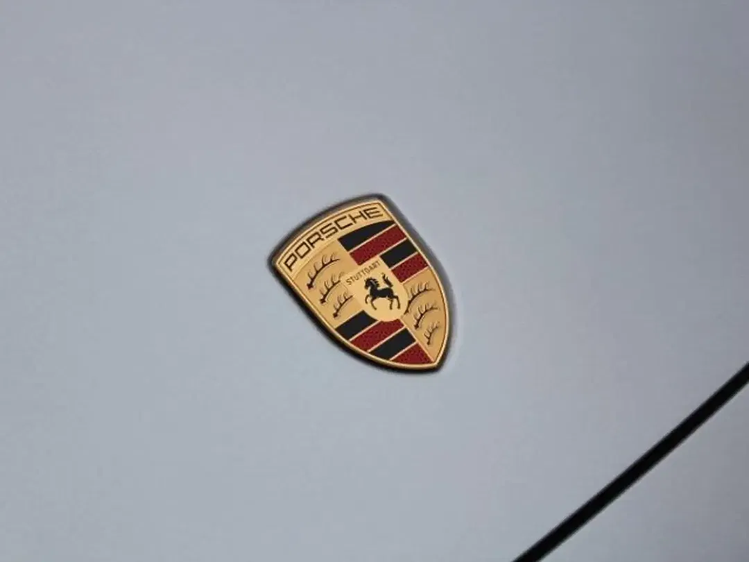Porsche 992 - Thumbnail 8