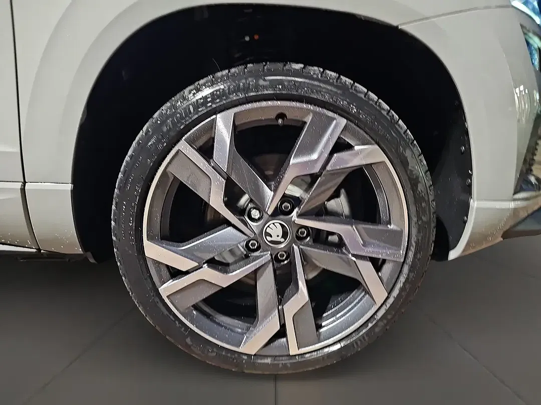 Skoda Karoq - Thumbnail 6